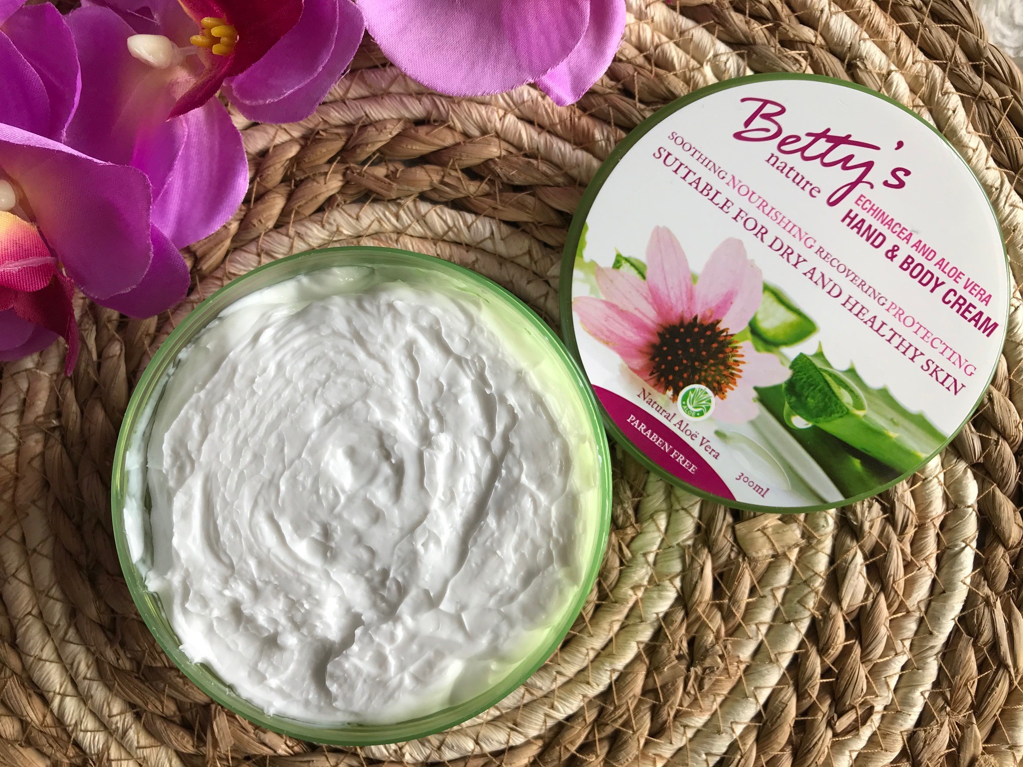 betty's nature hand & bodycrème