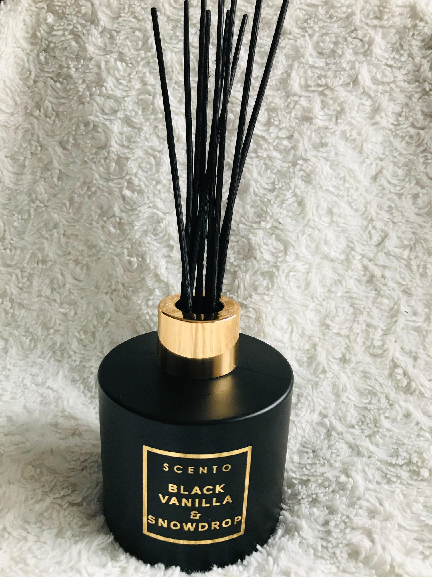 scento black vanilla & snowdrop fragrance