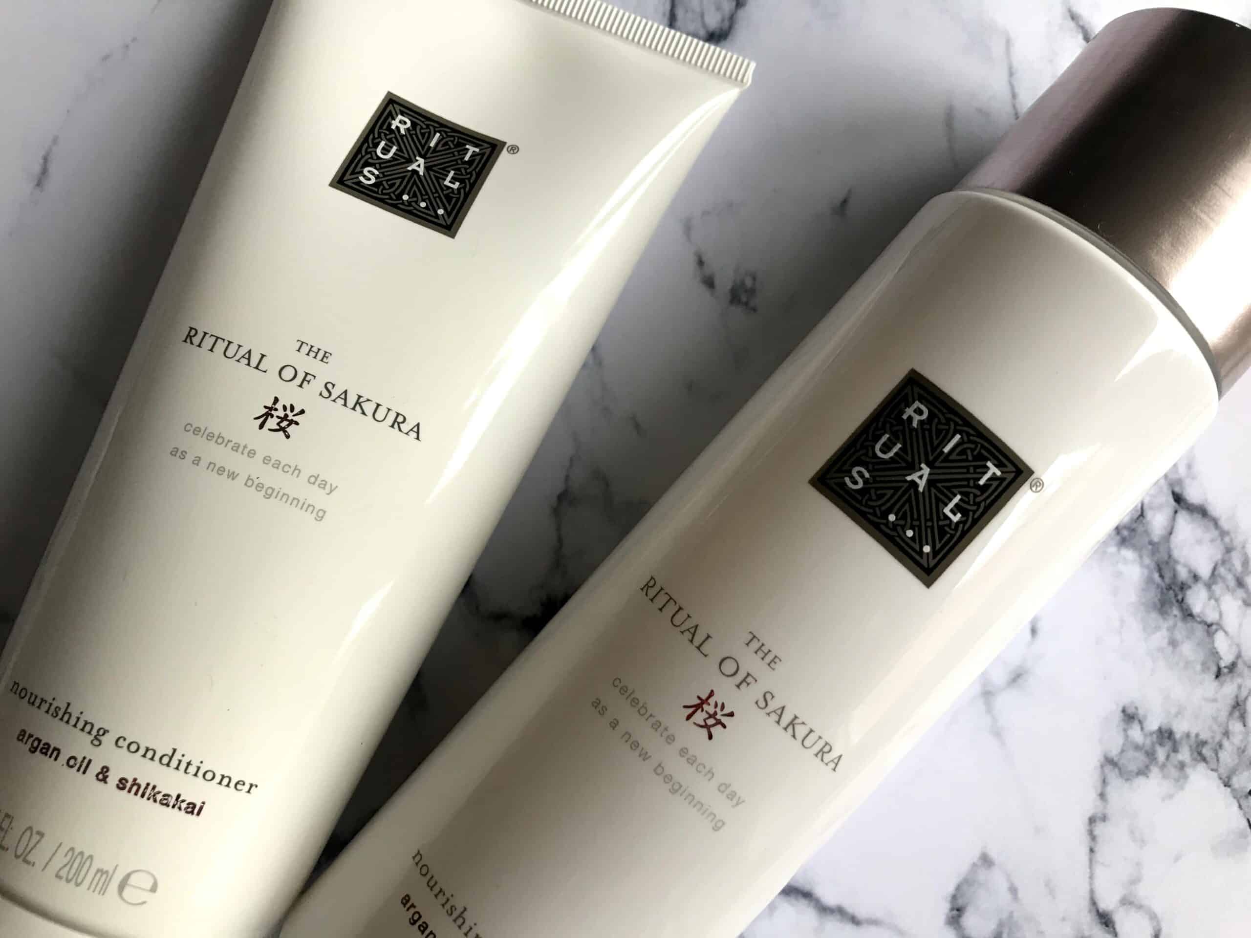 het is mooi Gedetailleerd Kruipen Review: The Ritual of Sakura shampoo & conditioner - Vanessablogt