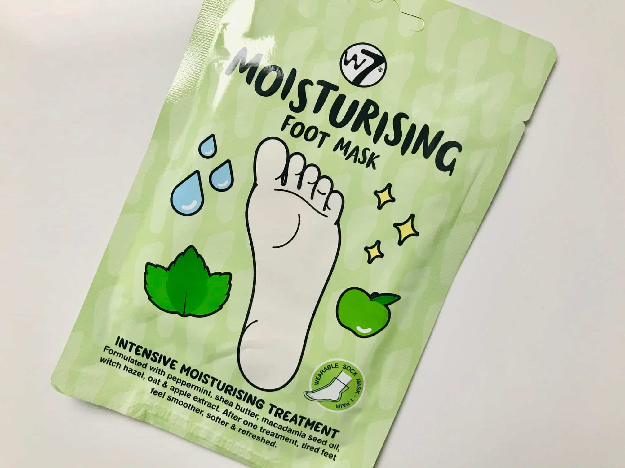 W7 moisturising foot mask