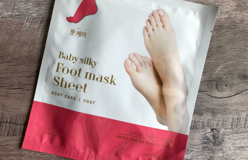 holika holika baby silky foot mask sheet 