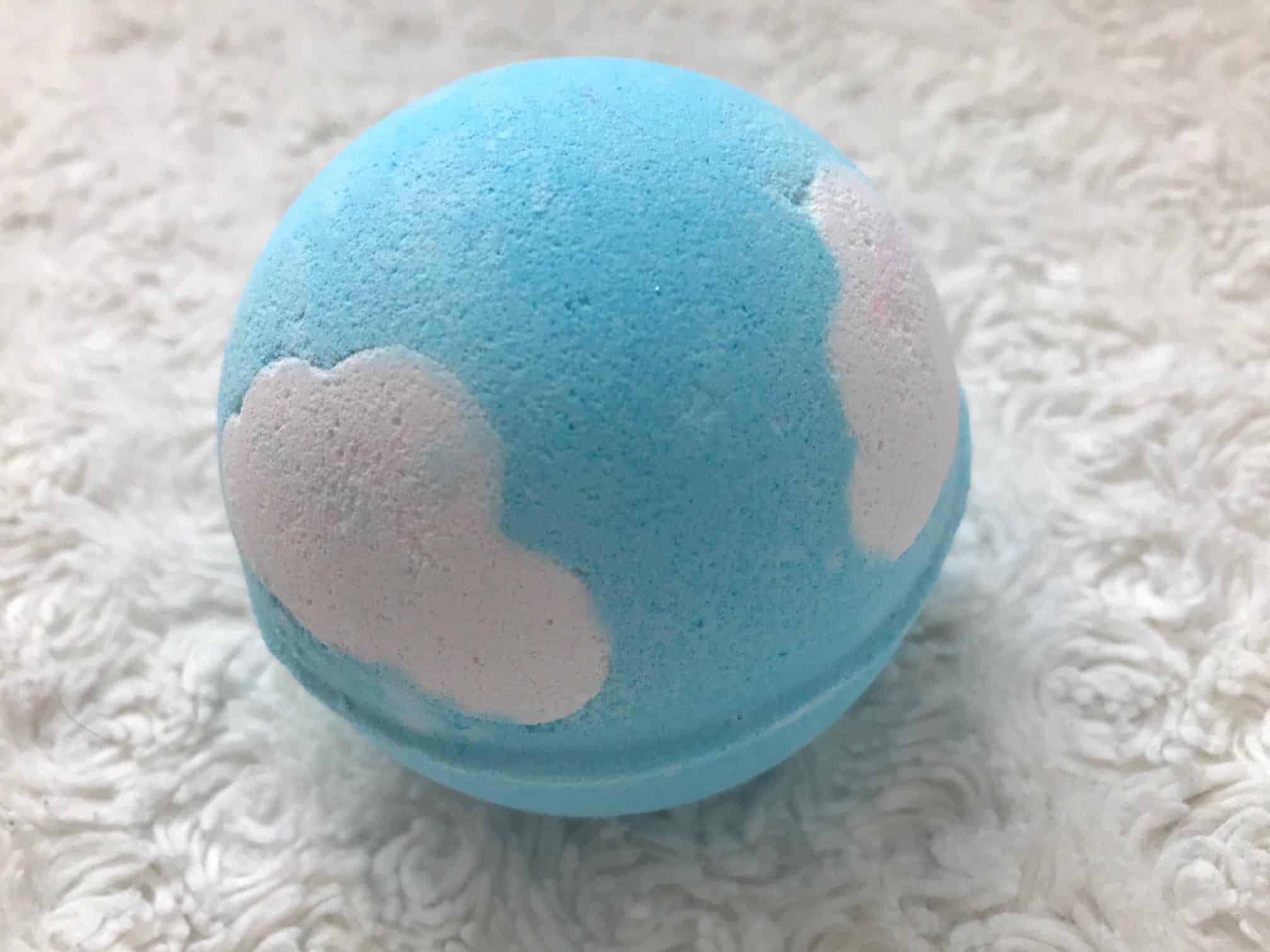 lush atom heart mother bath bomb