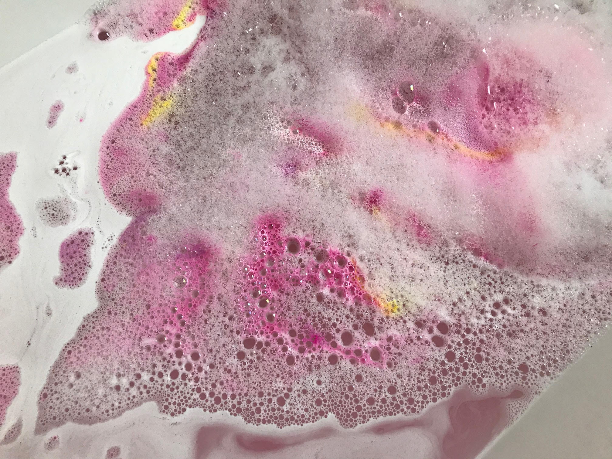 lush bath bomb marshmallow world