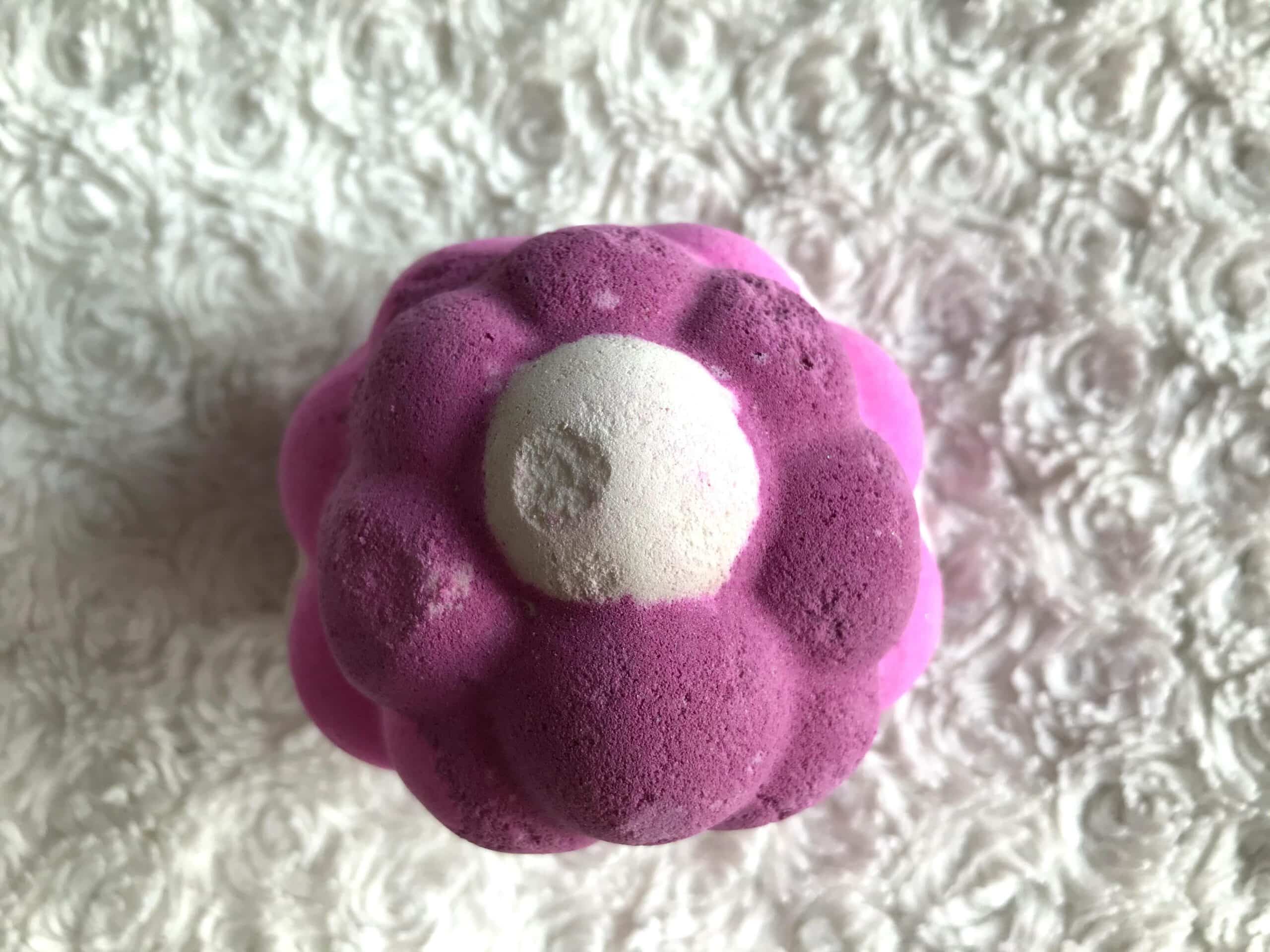 lush bath bomb the comforter