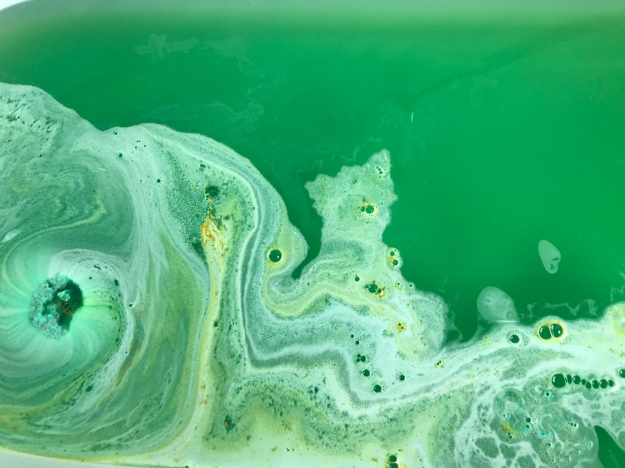 melusine bath bomb