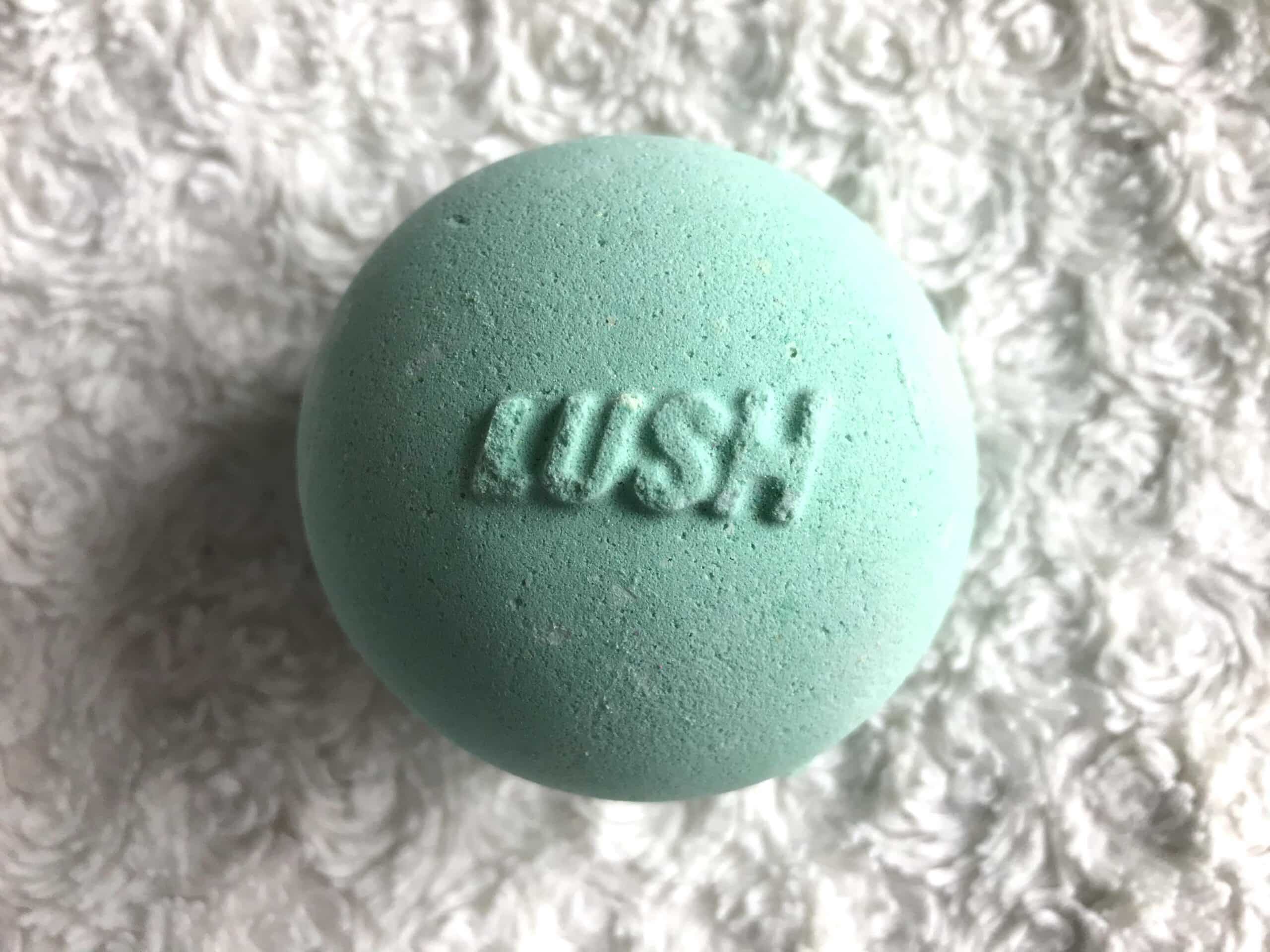 lush avobath bath bomb