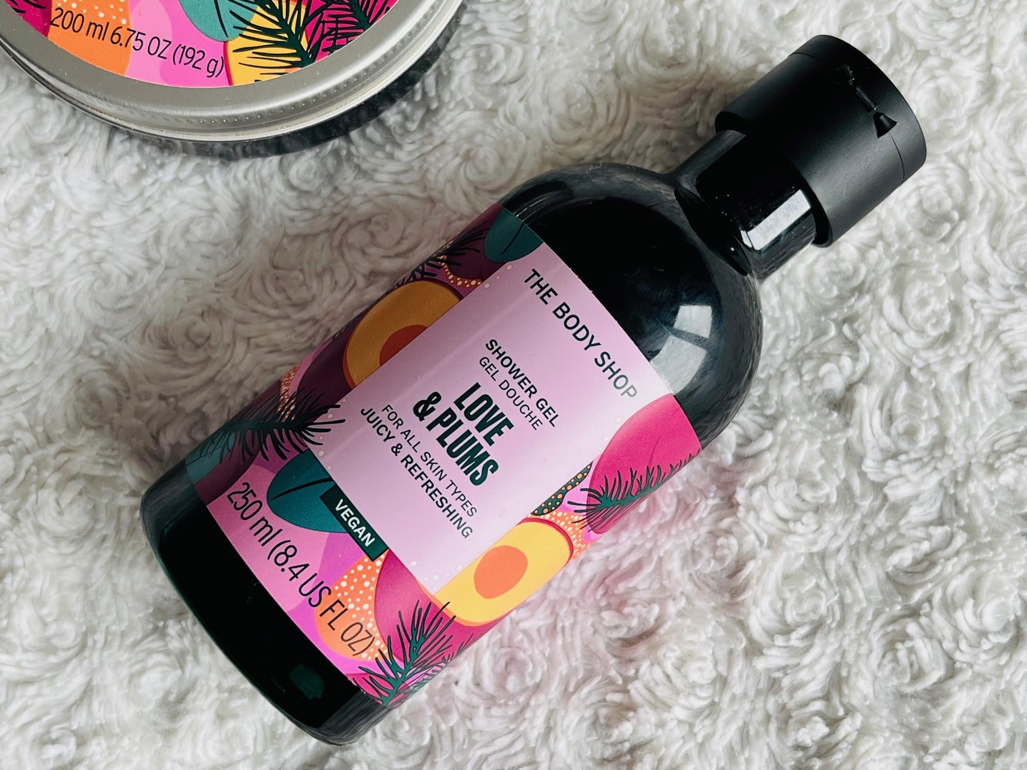 the body shop love & plums shower gel