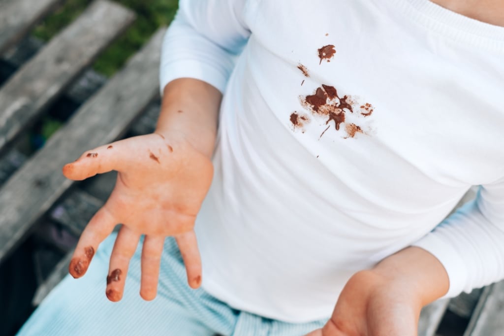 Chocoladevlekken verwijderen uit kleding zo doe je dat! Vanessablogt