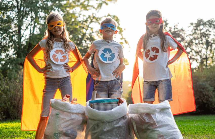 kinderen leren recycleren