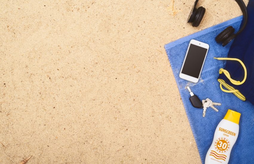 telefoon mee naar het strand