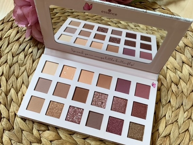 Essence Blooming Wings Eyeshadow Palette