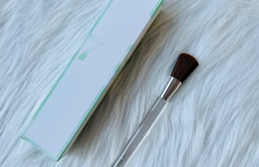 Clinique Blush Brush