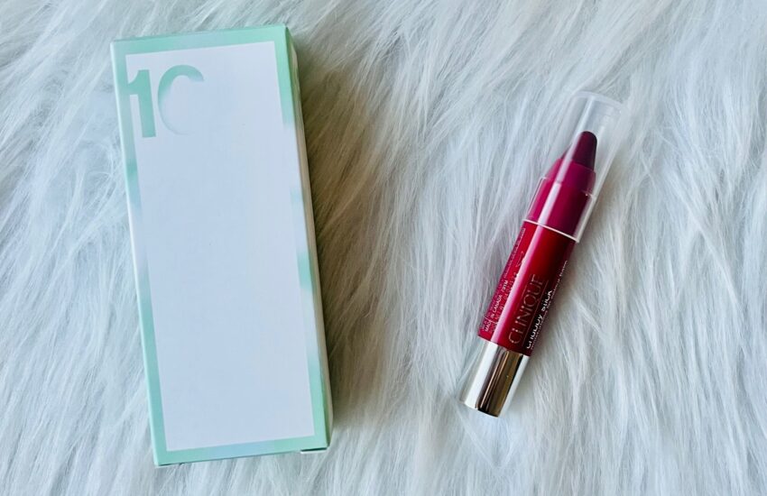 clinique Chubby Stick Moisturizing Lip Colour Balm in Super Strawberry