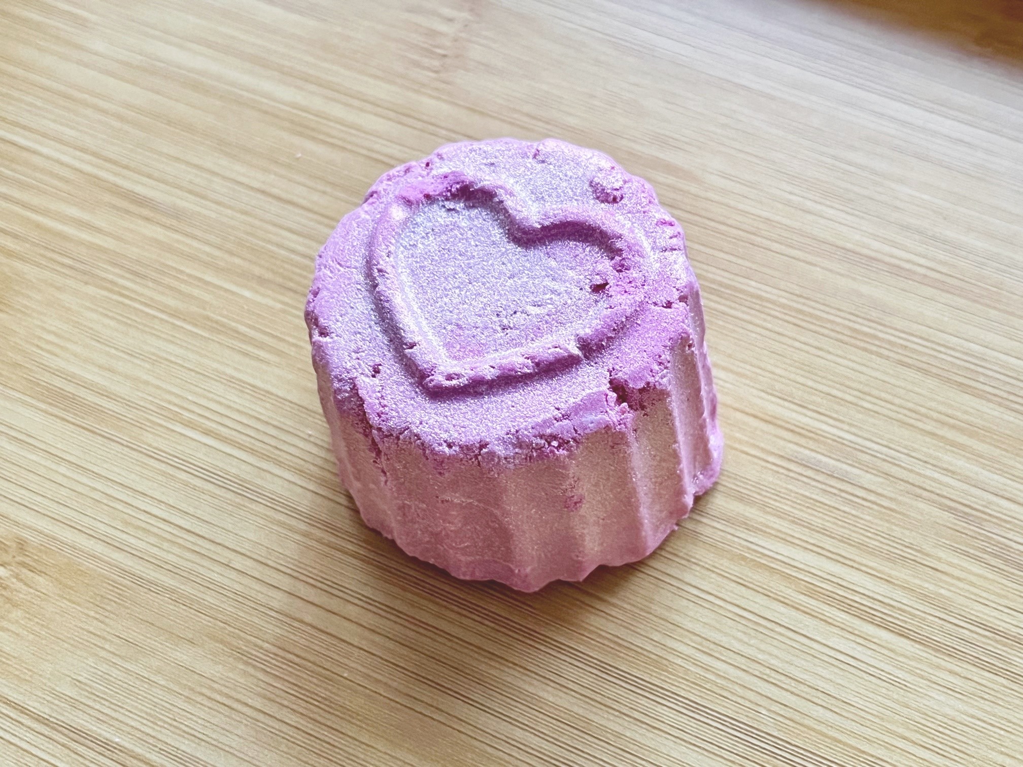 Lush Floating Love Island Bath Melt