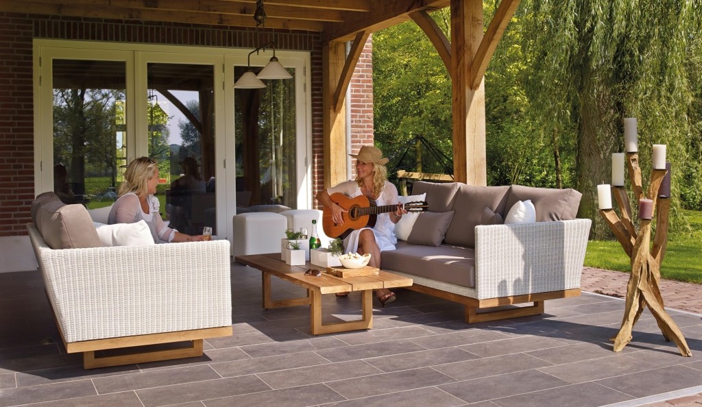 hoe kies je het beste materiaal voor tuinmeubelen
