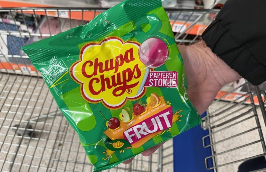 chupa chups lolly action