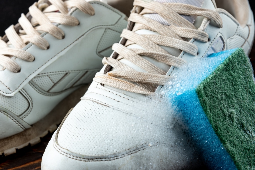 witte sneakers schoonmaken