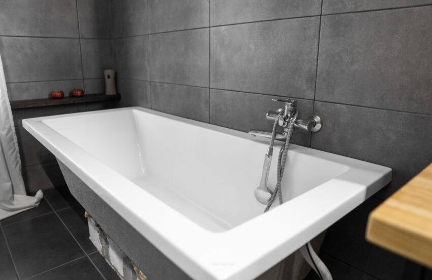 tegelmuur badkamer